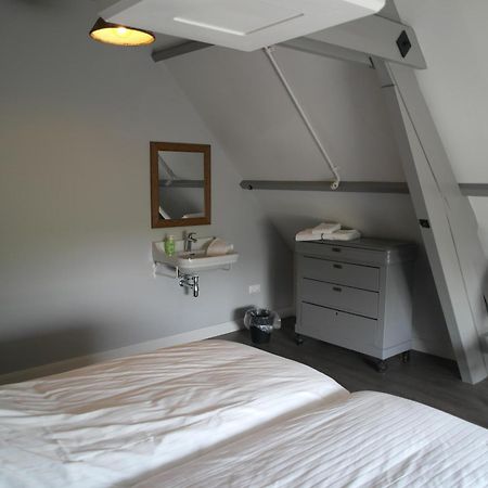 B&B Groepsaccommodatie De Pastorie Lage Mierde Экстерьер фото
