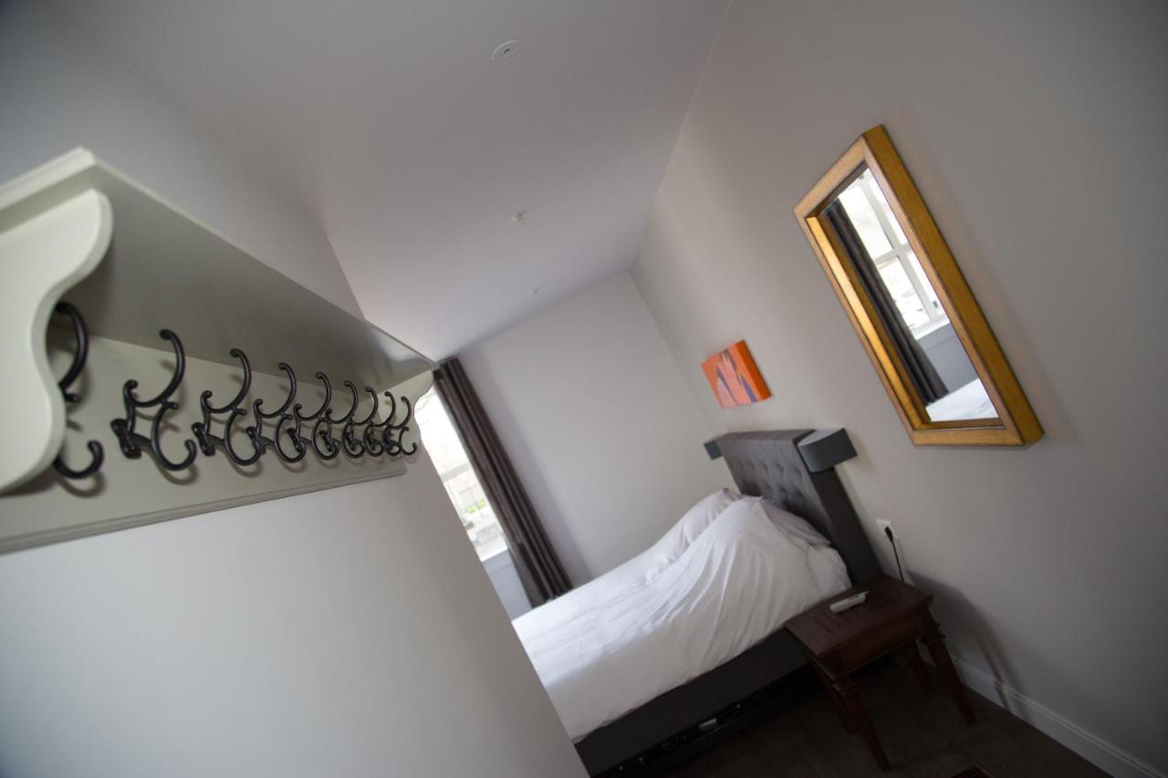 B&B Groepsaccommodatie De Pastorie Lage Mierde Экстерьер фото