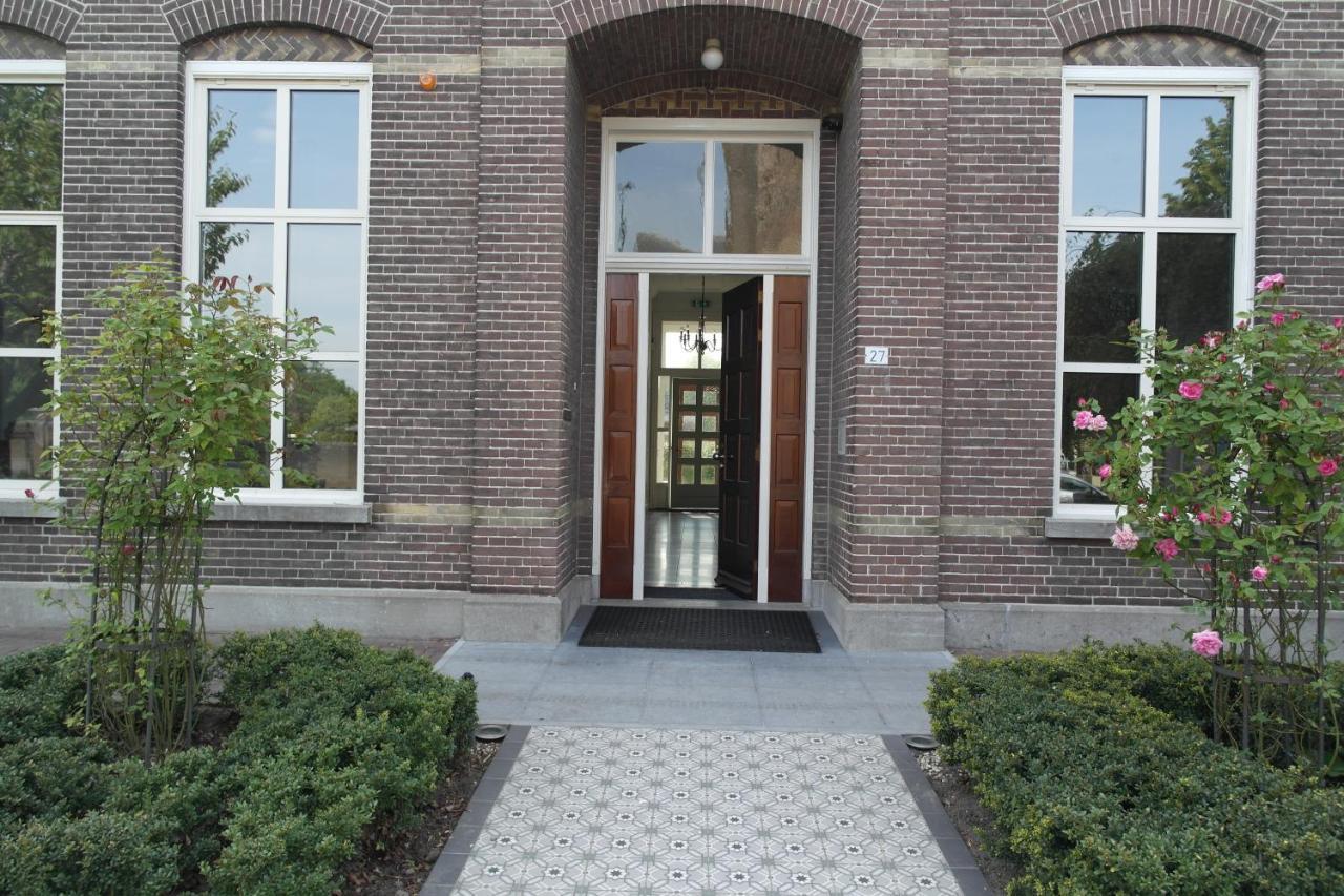 B&B Groepsaccommodatie De Pastorie Lage Mierde Экстерьер фото